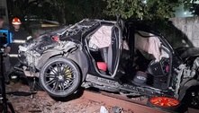 Jovem fica ferida e carro de luxo destruído ao cair em linha da CPTM 