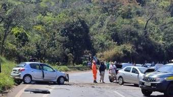 Criança morre e três adultos ficam feridos em acidente na BR-381, na Grande BH