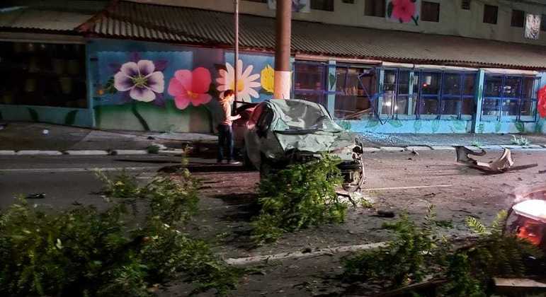Acidente com carros na Salim deixa uma pessoa morta e duas feridas