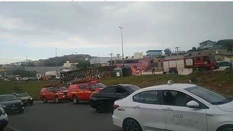 Carreta com gás tomba e trava Anel Rodoviário