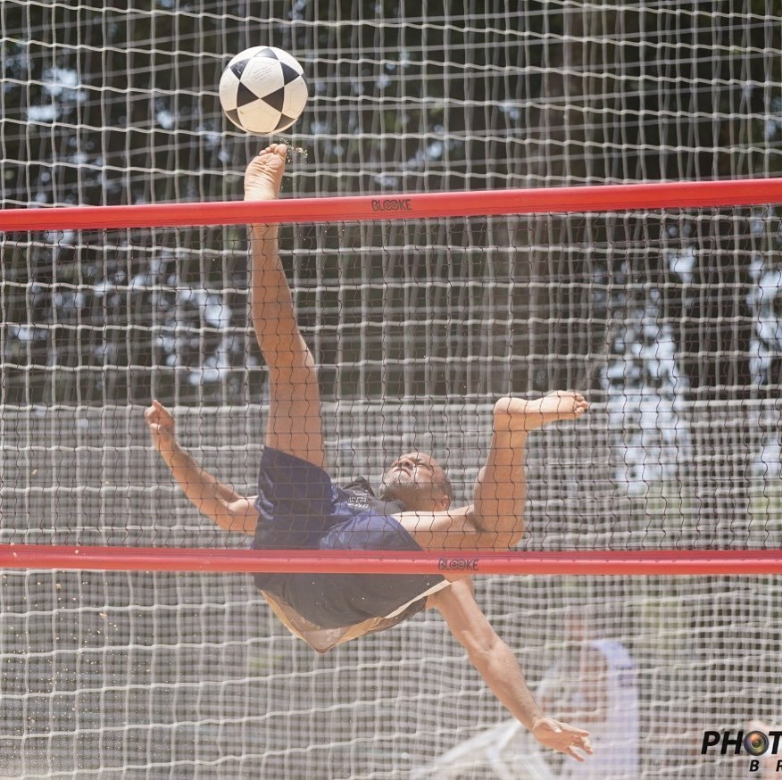 Jogador de basquete morre em quadra após sofrer parada cardíaca - Esportes  - R7 Esportes