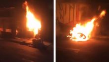 Adega e três motos são incendiadas por quatro suspeitos em Carapicuíba (SP)