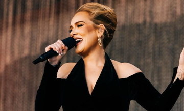 Adele desmente rumores e confirma presença no Grammy 2023: 'Nunca seria tão desrespeitosa' (Reprodução/Instagram/Raven B. Varona)