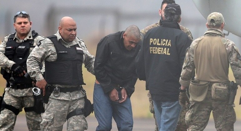 Adélio Bispo em sua transferência  para a penitenciária federal de Campo Grande