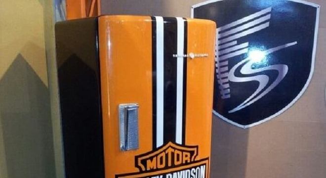 Adesivo criativo da Harley Davidson para geladeira preta