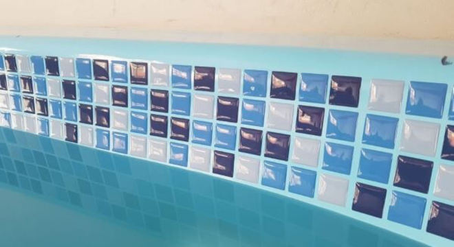 Adesivo para borda de piscina de pastilhas