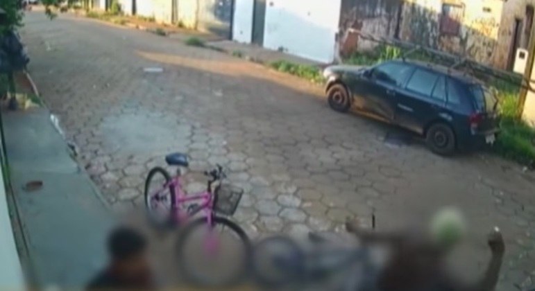 Adolescente joga bomba em direção a casa em Barretos (SP)