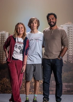 Adriana Esteves, Antônio Haddad e Thomás Aquino estão no elenco de 'Os Outros', recente sucesso do Globoplay