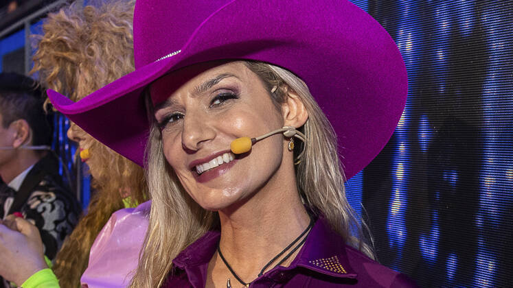 Segurar a nota da música Galopeira não é para qualquer um! A juralinda Adriana Farias está no painel para representar o sertanejo raiz e já deu para notar que só temos 