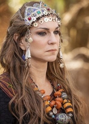 Sara, personagem de Adriana Garambone em "Gênesis", antes foi vivida por Laryssa Ayres