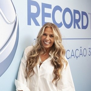 Record News abre semana com estreia de dois programas - Prisma - R7 Flavio  Ricco