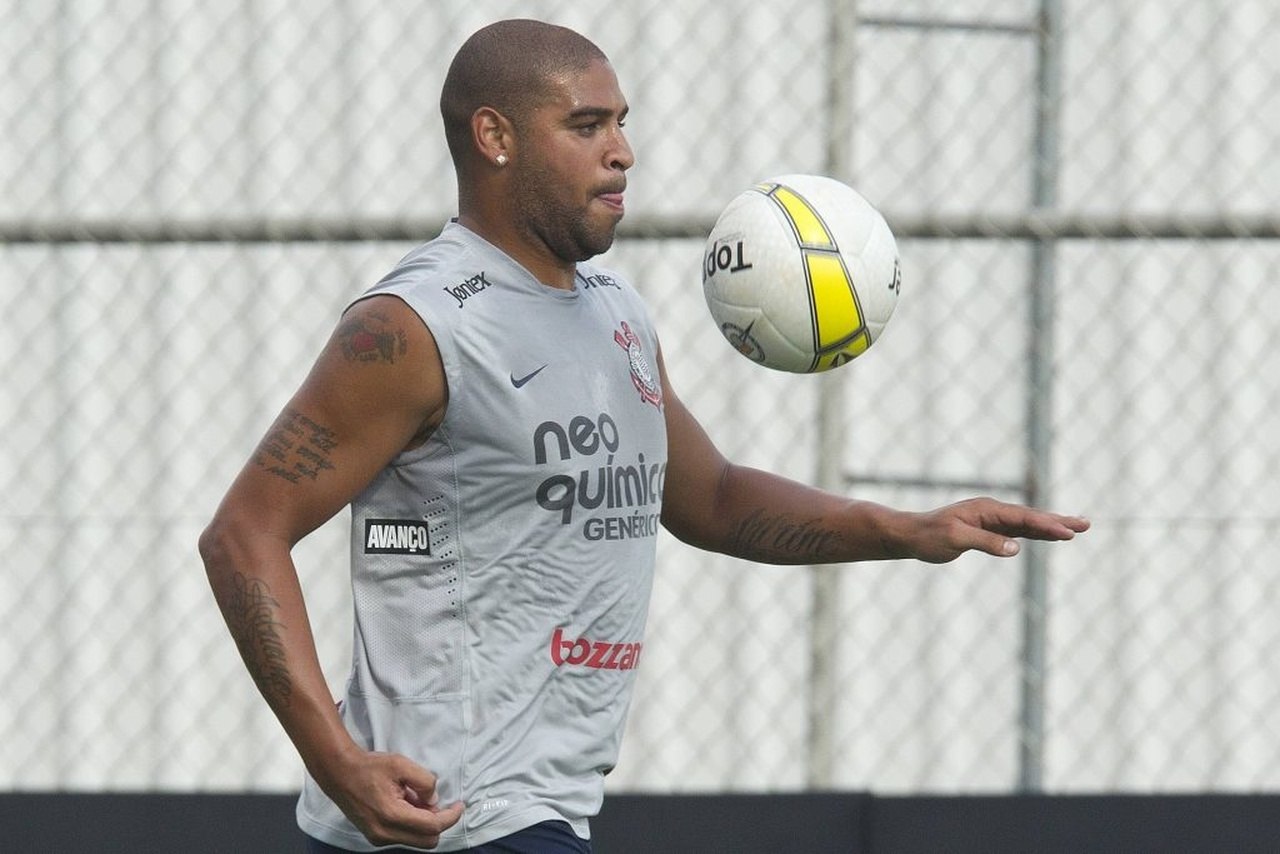 Herói! Cássio brilha e leva Corinthians às quartas de final - Esportes - R7  Futebol