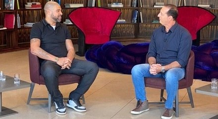 Adriano durante entrevista a Benjamin Back