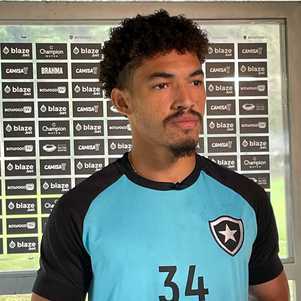 Adryelson é titular da zaga do Botafogo ao lado de Victor Cuesta