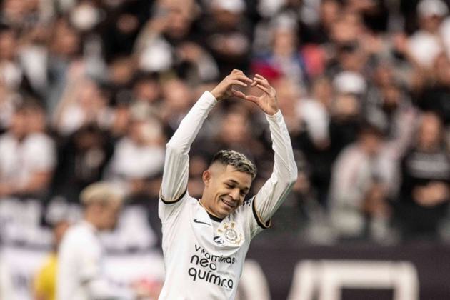 Adson - 5 gols no total pelo Corinthians na temporada - 3 gols no Brasileirão, 1 gol na Libertadores e 1 gol no Brasileirão
