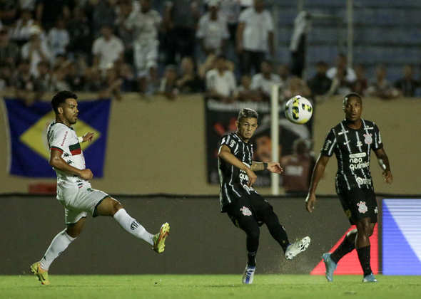 Adson (meia) - Ainda não jogou um Dérbi pelo Corinthians