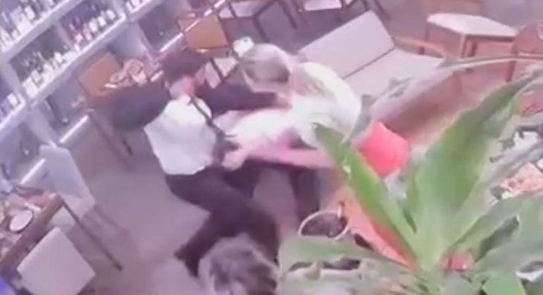 Advogado agride grupo em restaurante em Brasília 
