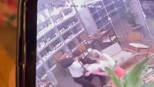 Advogado que espancou grupo em restaurante vira réu por violência; veja vídeo das agressões 
