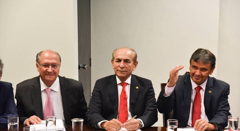 Geraldo Alckmin (PSB) com o senador Marcelo Castro (MDB-PI) e o senador eleito Wellington Dias (PT-PI)