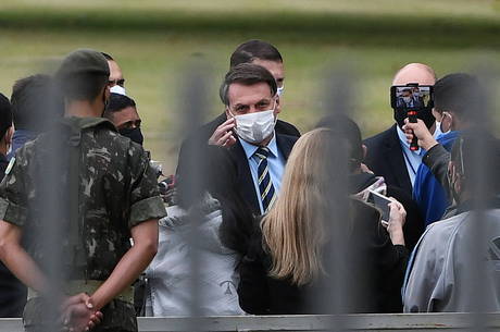 Presidente se encontrou com apoiadores em Brasília