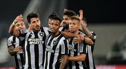 Botafogo saiu na frente, mas cedeu o empate para o Defensa y Justicia
