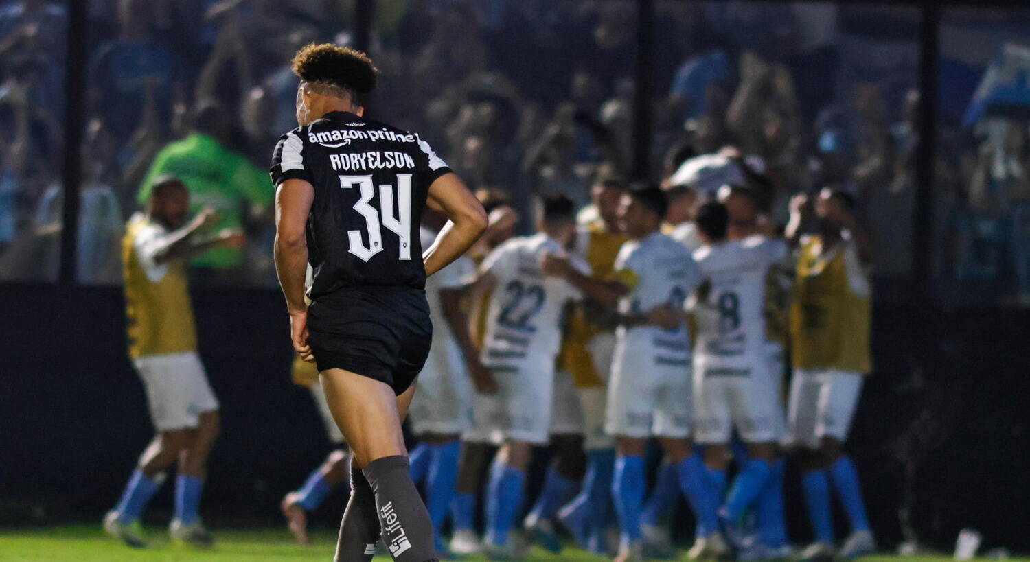 O Grêmio fez festa. Alcançou os mesmos 59 pontos do Botafogo. Luis Suárez fez história