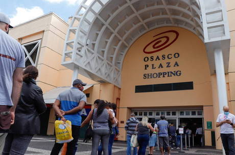 Ontem, comércio e shoppings reabriram na Grande SP