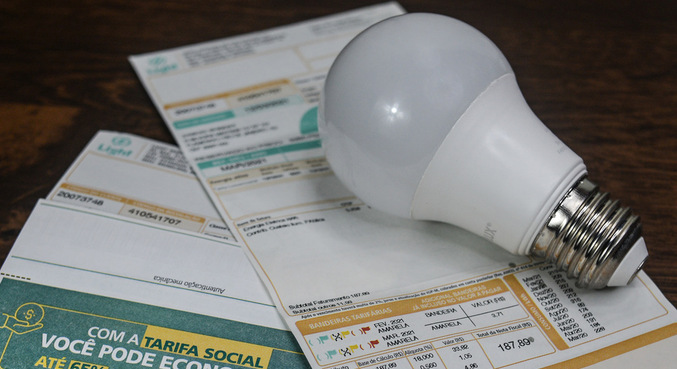 Conta de luz 7,95% mais barata foi decisiva para desaceleração da inflação em maio