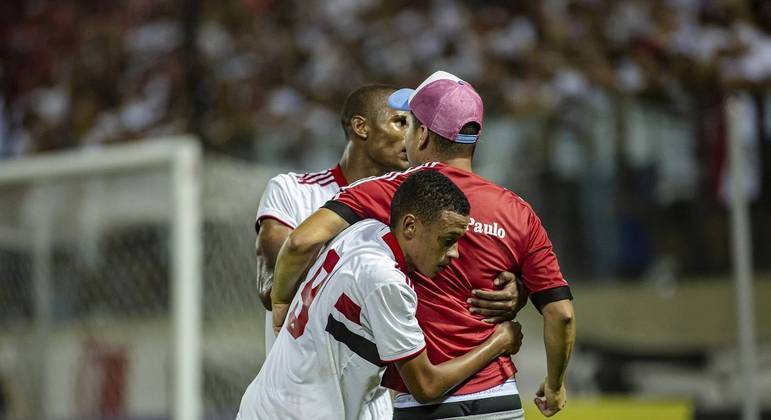 Copinha: Santos vence Fortaleza em jogo maluco e vai à semifinal