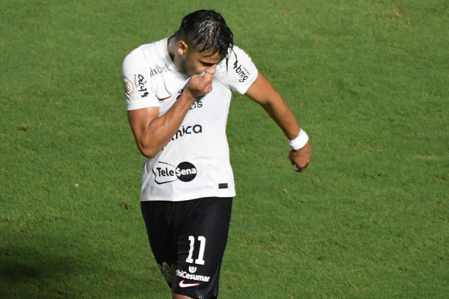 Se não fosse pela cabeça de Romero, outrora desprestigiado no clube, o Corinthians iria para o intervalo perdendo por 2 a 0. O paraguaio, com muito oportunismo, foi o responsável por colocar igualdade no placar duas vezes na primeira etapa