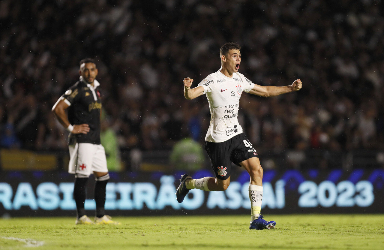 Moscardo e a emoção do primeiro gol no profissional do Corinthians. Justo em um jogo tão importante