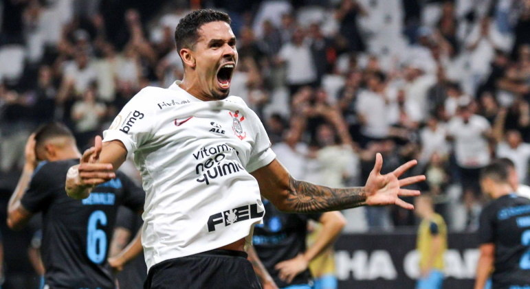 Corinthians e Grêmio empatam em jogo com oito gols - Portal CWN