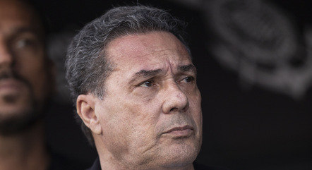 Vanderlei Luxemburgo pode repetir a escalação do Corinthians