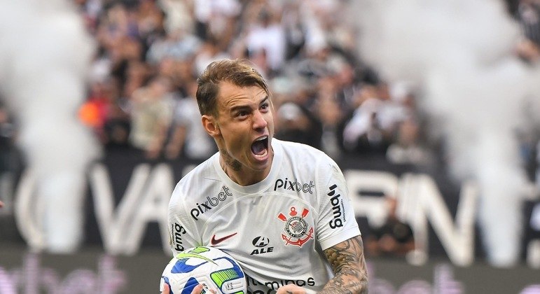 Róger Guedes marcou o gol de empate do Corinthians contra o São Paulo
