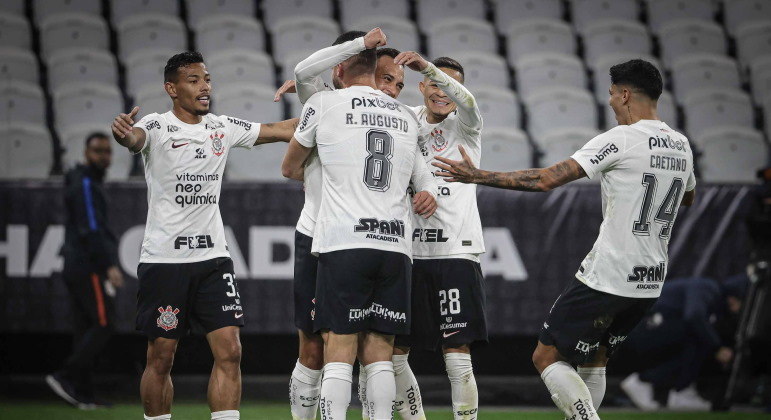 Corinthians tem uma vitória e é vice-lanterna do returno do Brasileiro