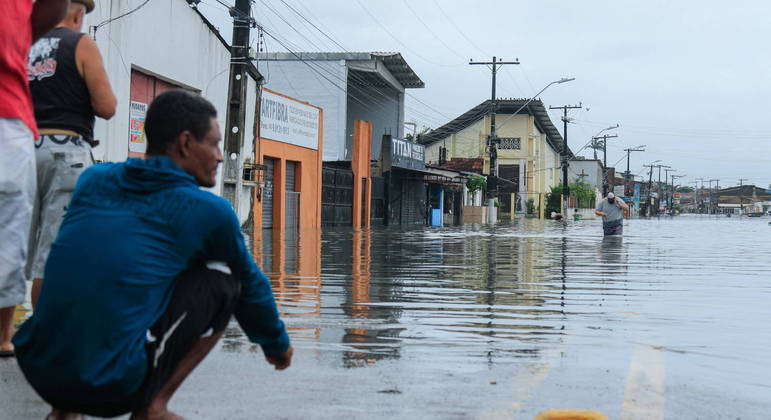 Cerca de 61 mil pessoas ainda estão fora de casa por causa das chuvas em Alagoas