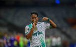 Endrick (Palmeiras)Gols: 11A joia, de 17 anos, vive o seu melhor momento vestindo a camisa palmeirense. A consagração veio nesta quarta-feira (6). O jovem artilheiro marcou o gol contra o Cruzeiro que garantiu o dodecacampeonato do Brasileirão para o Palmeiras