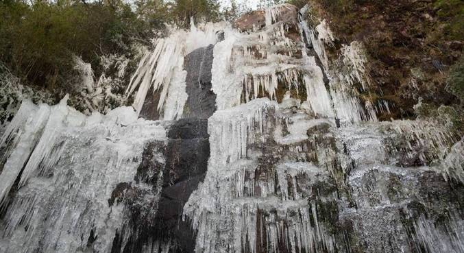 Temperaturas chegaram a -8ºC em Urupema (SC), cidade mais fria do país, nesta sexta-feira (30)