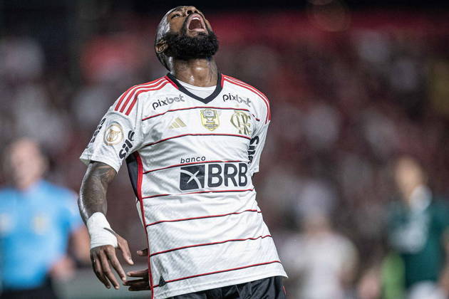 Na quarta (20), apesar do duelo contra o Goiás, o Flamengo se mostrava fora de órbita. Por causa da confusão envolvendo Braz, o jogo quase ficou em segundo plano, e foi o que pareceu. Mesmo com alguns titulares em campo, foi uma atuação sofrível do Mengão, que mal chutou a gol e empatou em 0 a 0 na Serrinha. O resultado foi mais uma prova de como o trabalho de Sampaoli parece não surtir mais efeito entre seus comandados