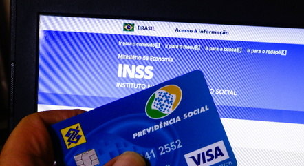 Antecipação de 13º deve injetar R$ 56 bi na economia