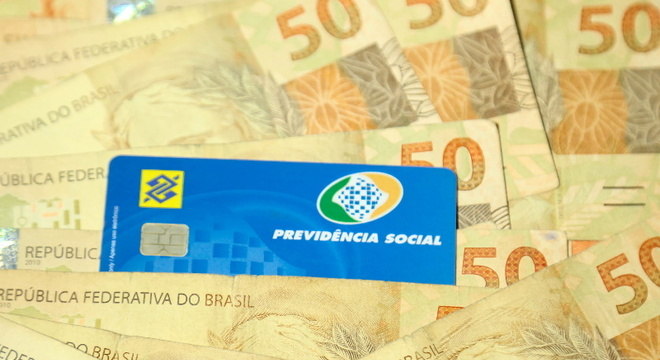 Revisão do INSS soma as contribuições de empregos simultâneos e eleva benefício