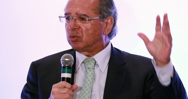 De julho em diante, Brasil começa a decolar, diz Paulo Guedes