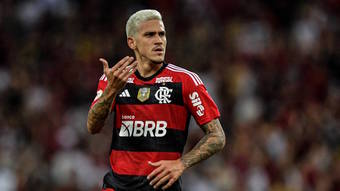 Tapinhas no rosto, corte na boca e risco de prisão de preparador: veja o que se sabe sobre soco em Pedro