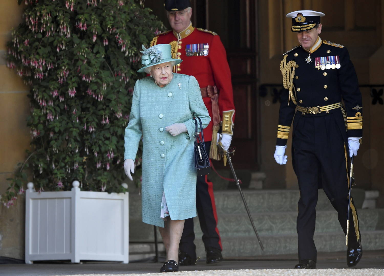 Rainha Elizabeth Ii Comemora Aniversario Quase 2 Meses Apos Data Noticias R7 Internacional