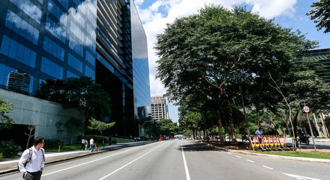 Na última semana, mais pessoas foram às ruas e reduziram isolamento social