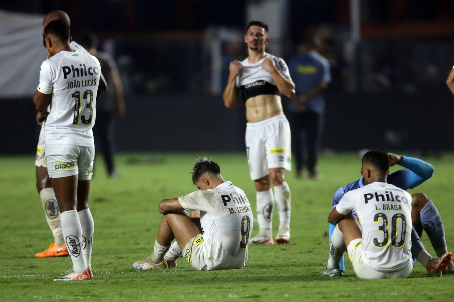 Santos perde para o Fortaleza e é rebaixado pela primeira vez à Série B do  Brasileirão - Esportes - R7 Futebol