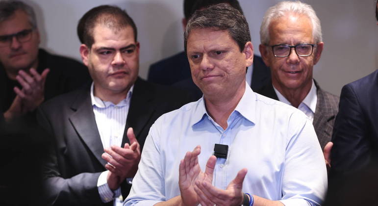 União Brasil, MDB, Podemos e PP engrossaram apoio a Tarcísio contra Haddad em SP