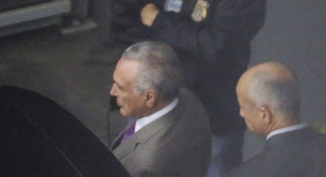 Justiça manda soltar ex-presidente Michel Temer Desembargador federal Ivan Athié, do TRF2, concedeu o habeas corpus nesta segunda-feira (25); decisão também inclui a liberdade de Moreira Franco