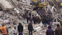 Número de mortos em terremoto na Turquia e na Síria passa de 2.300
