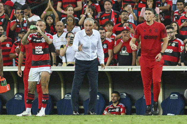 FlamengoQuem chega: Matheus Gonçalves (volta de empréstimo; Bragantino)Quem sai: Filipe Luis (aposentadoria); Rodrigo Caio (final de contrato)